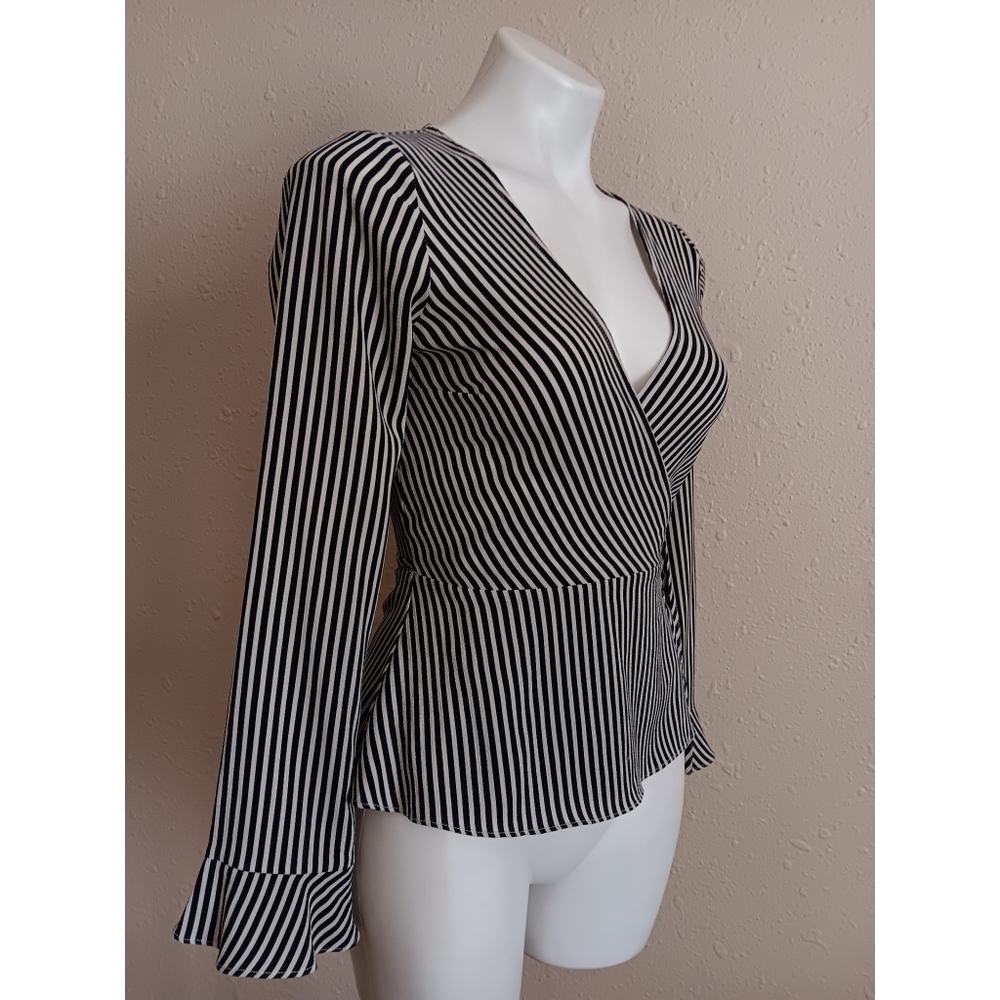 H&M Divided Ling Sleeve Peplum Wrap Top - Picture 2 of 7
